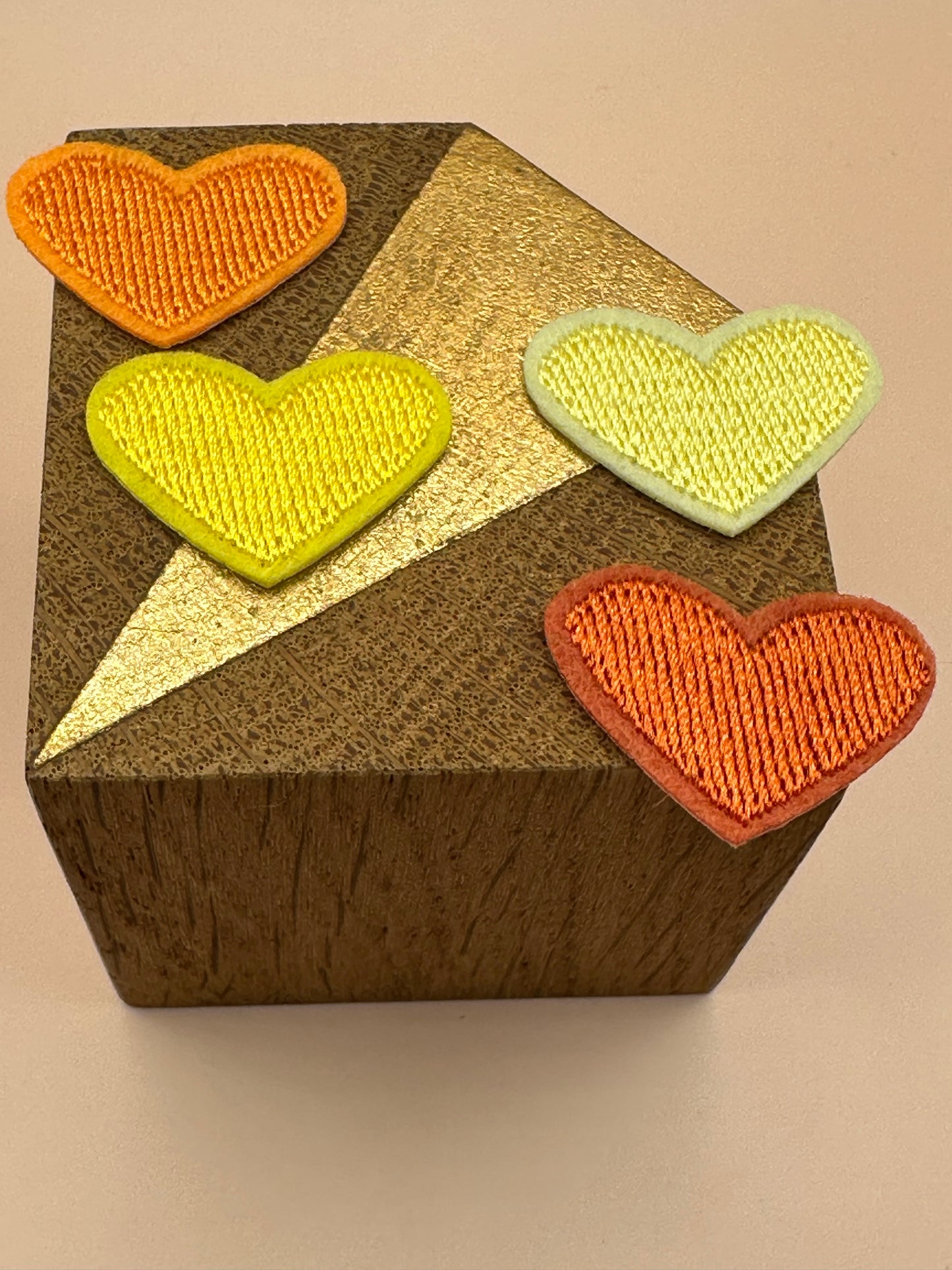 4 petits cœurs jaunes et orange Pépita Mí Corazón