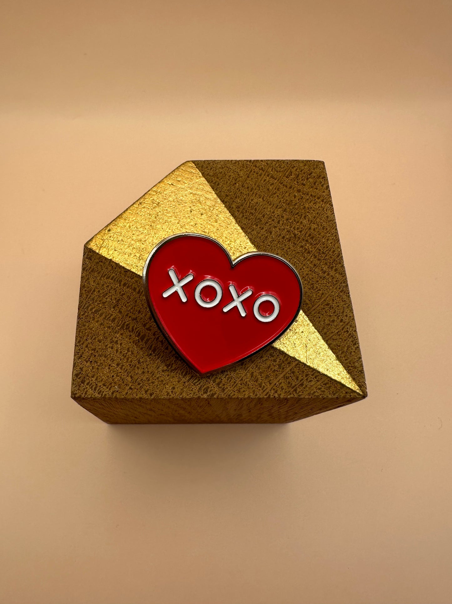 Love xoxo Pin's