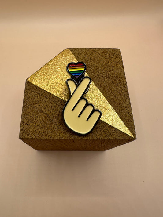Love you Rainbow Pin's