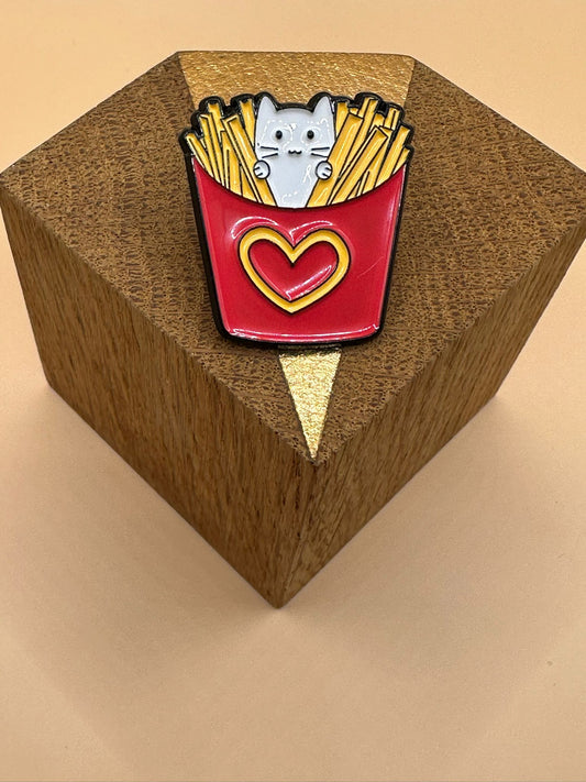 pin's petit chat gourmand mignon